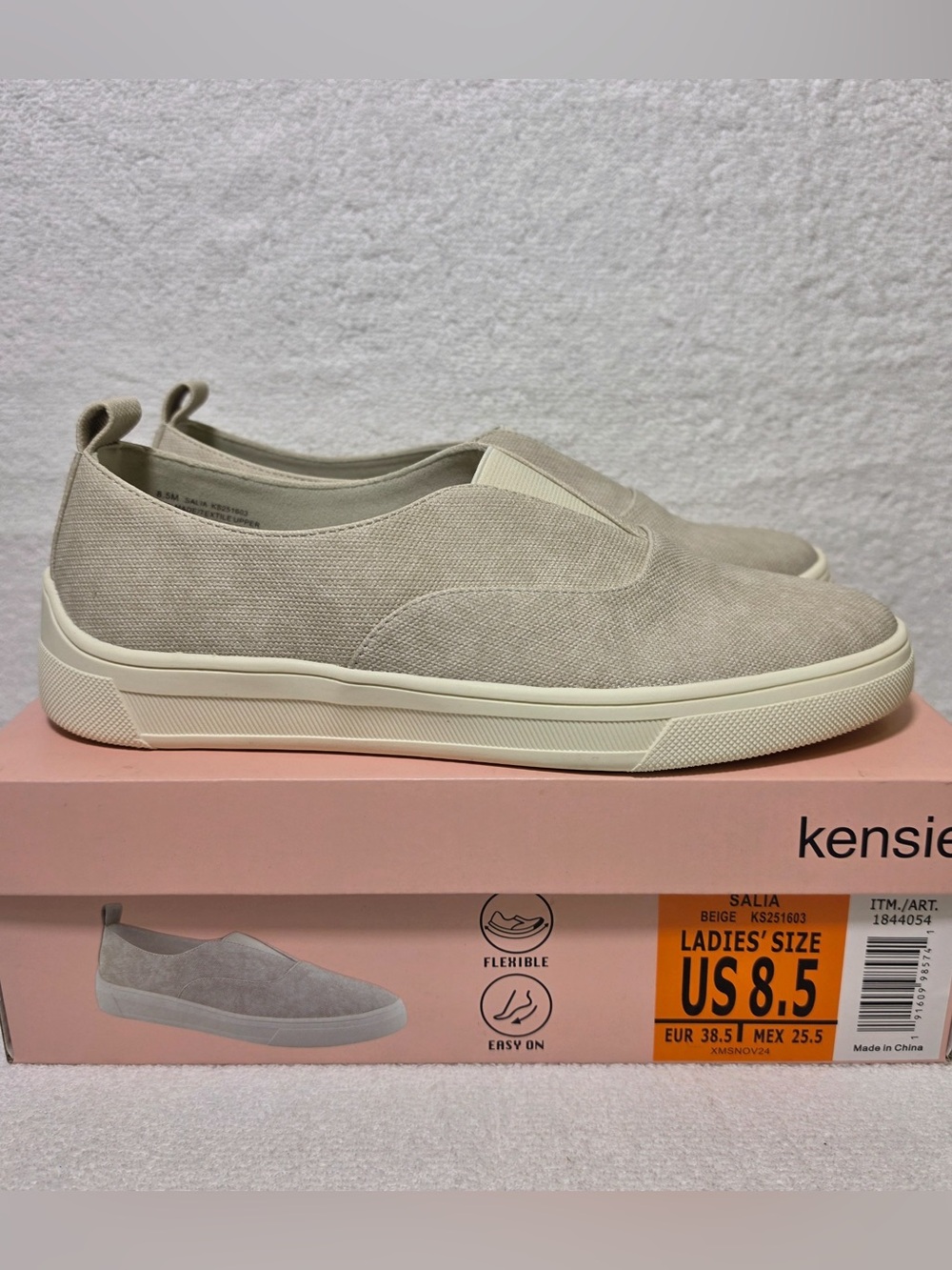 Kensie Salia Women's 8.5 Beige Slip-On Comfort Sneakers Casual Shoes New Box